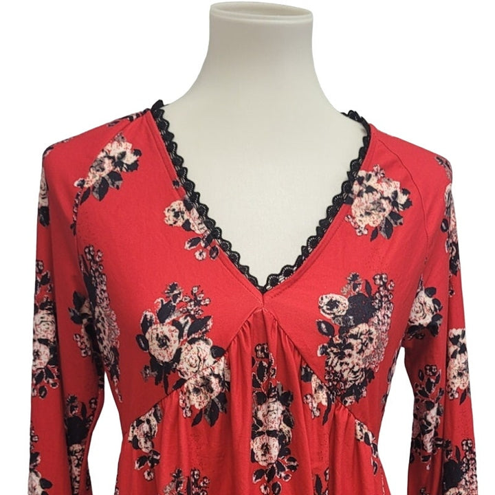 No Boundaries Juniors Large PolySpandex Long Sleeve V Neck Lace Trim Floral Top