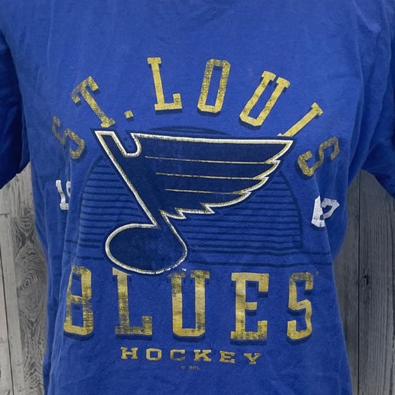 St Louis Blues Hockey Womens Medium 100% Cotton Short Sleeve Crew Neck Tee Shirt