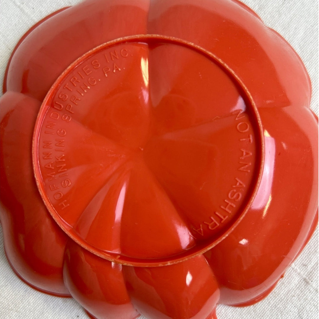 5 Vintage Hofmann Industries Melamine Plastic Flower Shaped Orange Snack Bowls