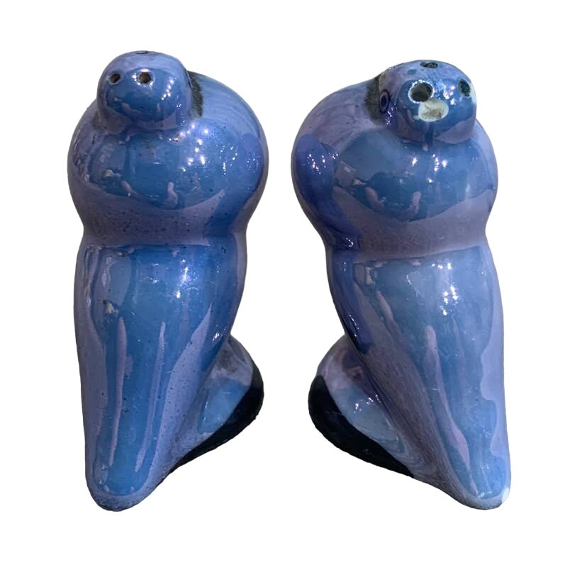 Vintage Japan Ceramic Iridescent Chest Puffer Bird Pigeon Salt Pepper Shaker Set