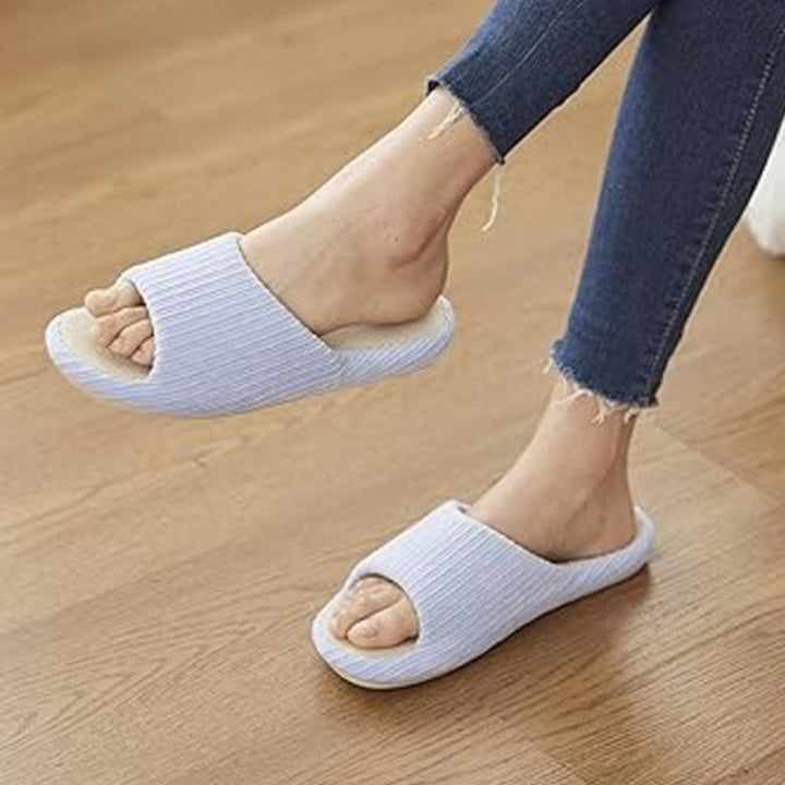New Chantomoo Womens 9-10 Light Blue Memory Foam Rubber Sole Slide On Slippers