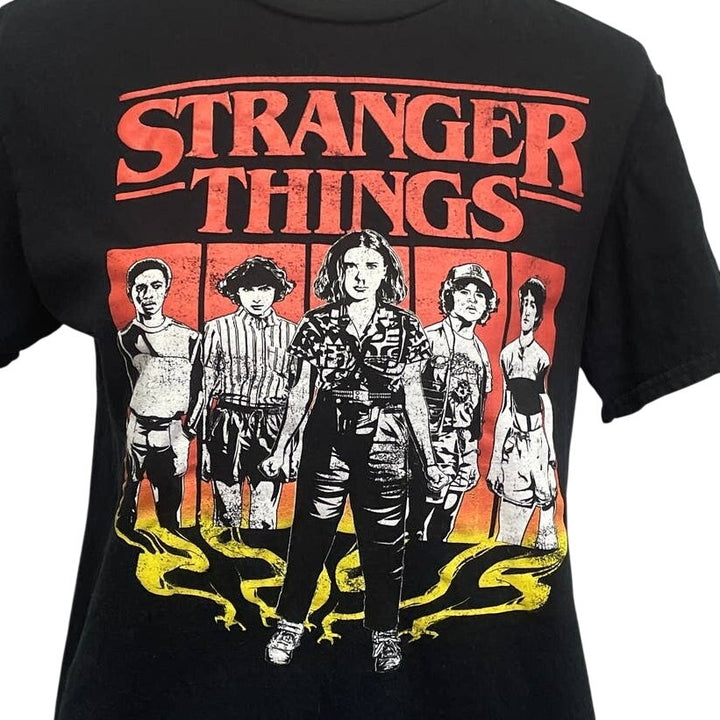 Netflix Stranger Things Womens Medium Cotton Short Sleeve Crew Neck Tee Shirt