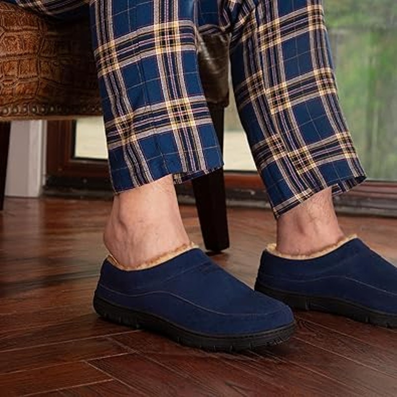 New Home Top Mens Size 9-10 Faux Fur Lined Blue Moccasin Memory Foam Slippers