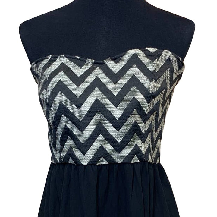 Tini Lili Large Strapless Chevron Zig Zag Hi Low Flowy Lined Formal Dress