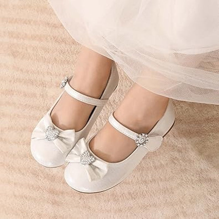 New Dream Pairs Toddler Girls Size 6 White Sparkle Rhinestone Heart Bow Shoes