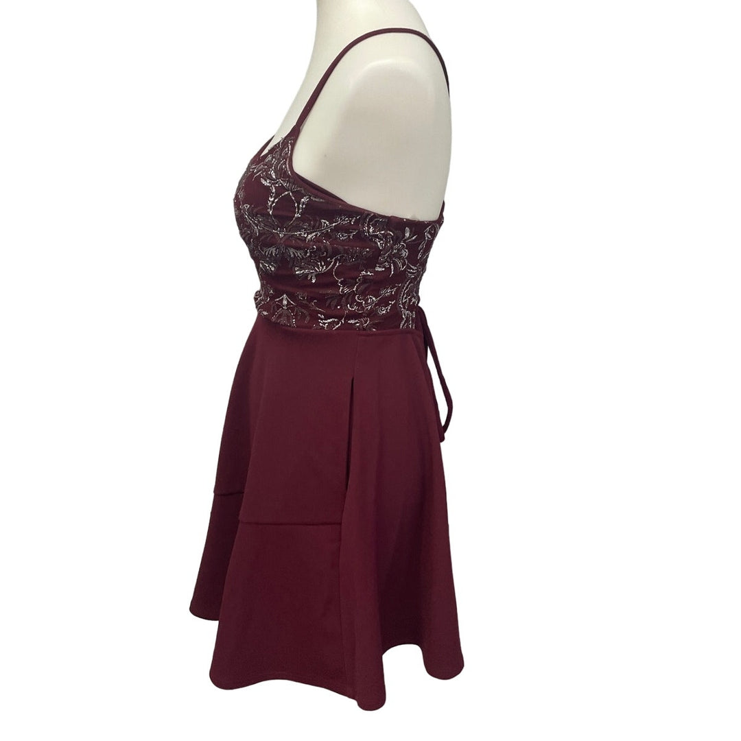 Speechless Juniors Size 3 Sleeveless Laceup Back Fit &amp; Flare Short Dress
