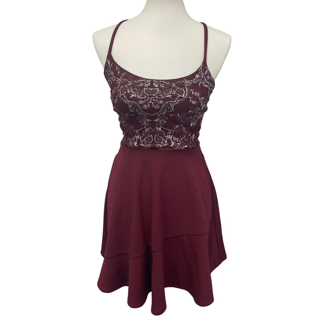 Speechless Juniors Size 3 Sleeveless Laceup Back Fit &amp; Flare Short Dress