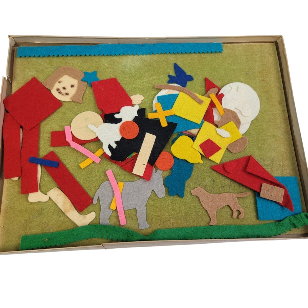 Vintage 1968 Joan Male Creative Toy Show &amp; Tell Felt Creative Art Kit Ages 3-9