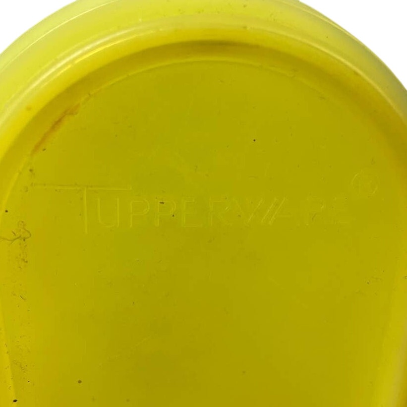 Vintage Tupperware Yellow Store N Pour 32oz Pourable Container Lid Pitcher