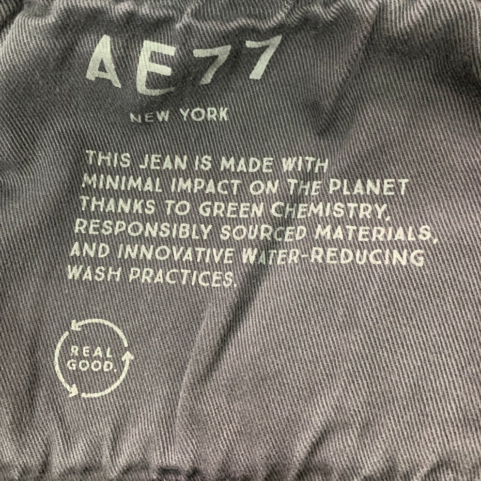New American Eagle AE77 Size 8 100% Cotton Factory Distressed Jorts Denim Shorts