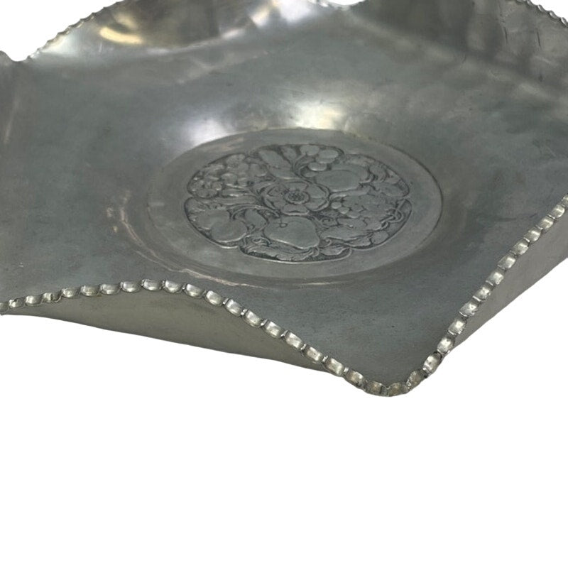 Vintage 1950s Cromwell Hand Wrought Hammered Aluminum Shiny Floral Tray w Handle