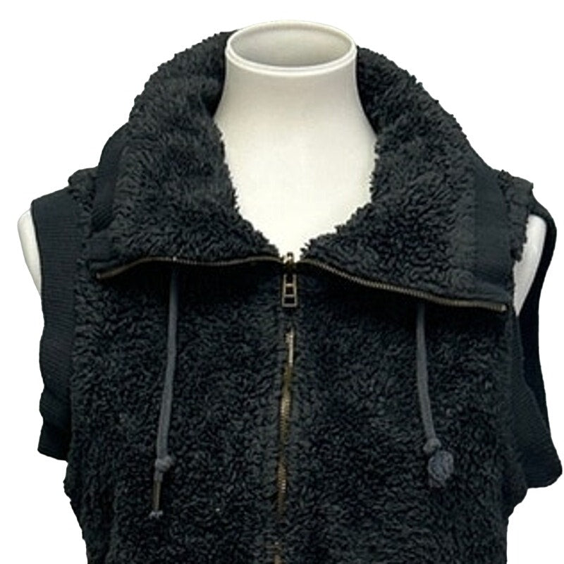 Artisans Womens Medium Fuzzy 100% Polyester Reversible Zip Up Warm Vest