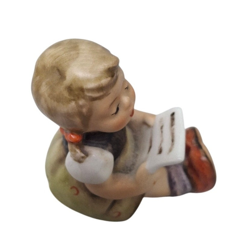 Vintage 1988 Hummel Goebel 389 Girl Sitting Singing Collectible Ceramic Figurine