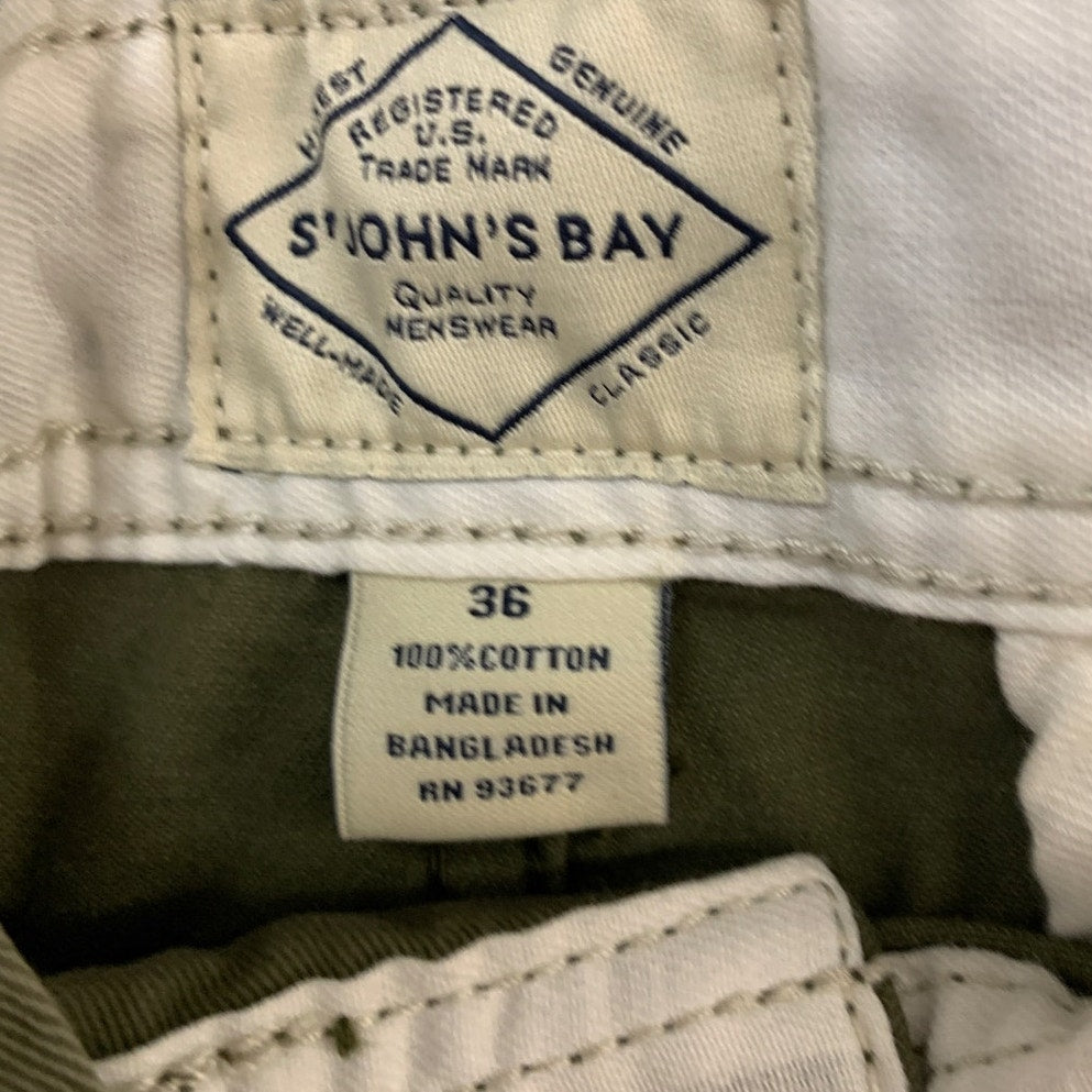 Lot of 2 St Johns Bay Mens Size 36 Olive Navy 100% Cotton Flat Front Shorts