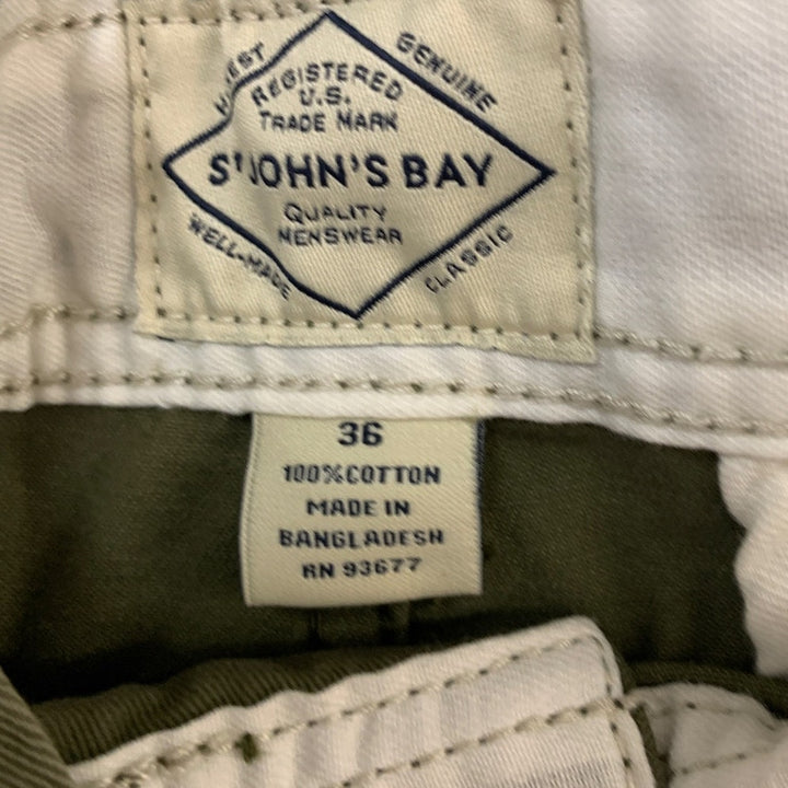 Lot of 2 St Johns Bay Mens Size 36 Olive Navy 100% Cotton Flat Front Shorts