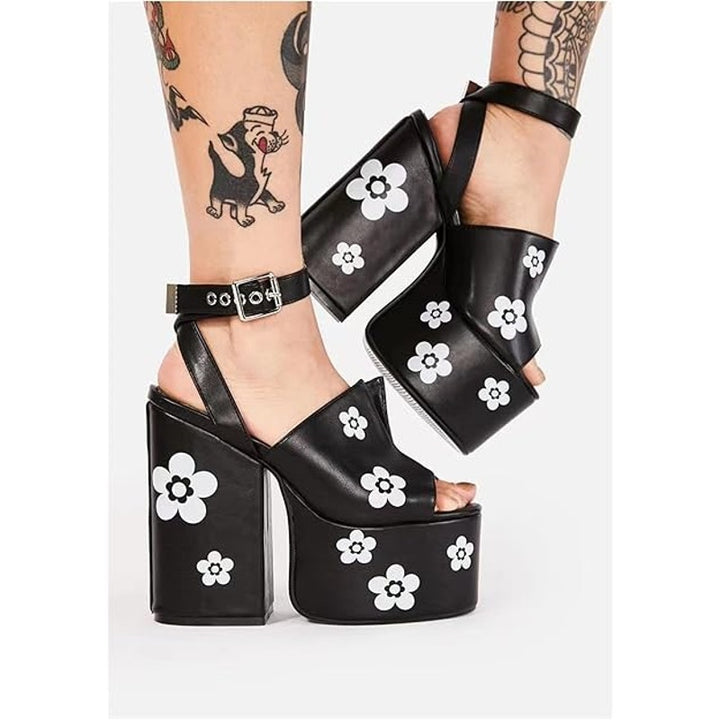 Detogni Womens Size 8 Black Flower Chunky 2.5" Platform 6" Heel Buckle Shoes