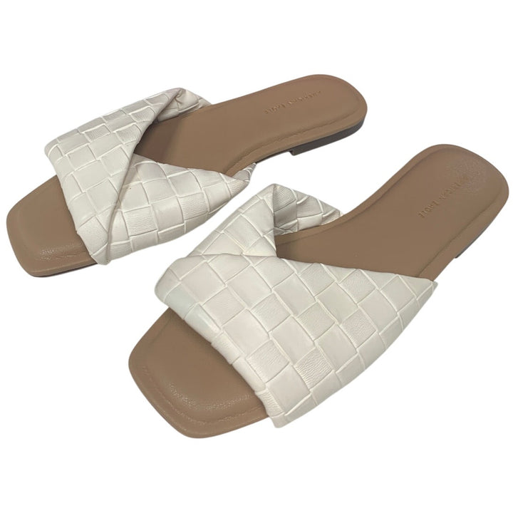 New American Eagle Womens US Size 8 Faux Leather Off-White Woven Slip On Sandals