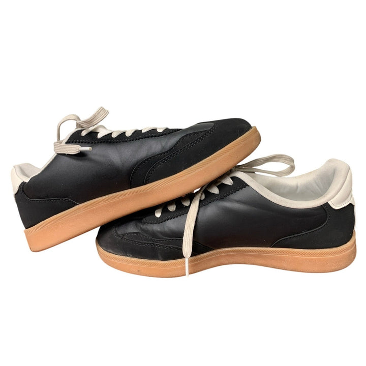 LaSheelah Womens Size 6.5 Black Faux Leather Lace Up Low Top Sneakers Shoes