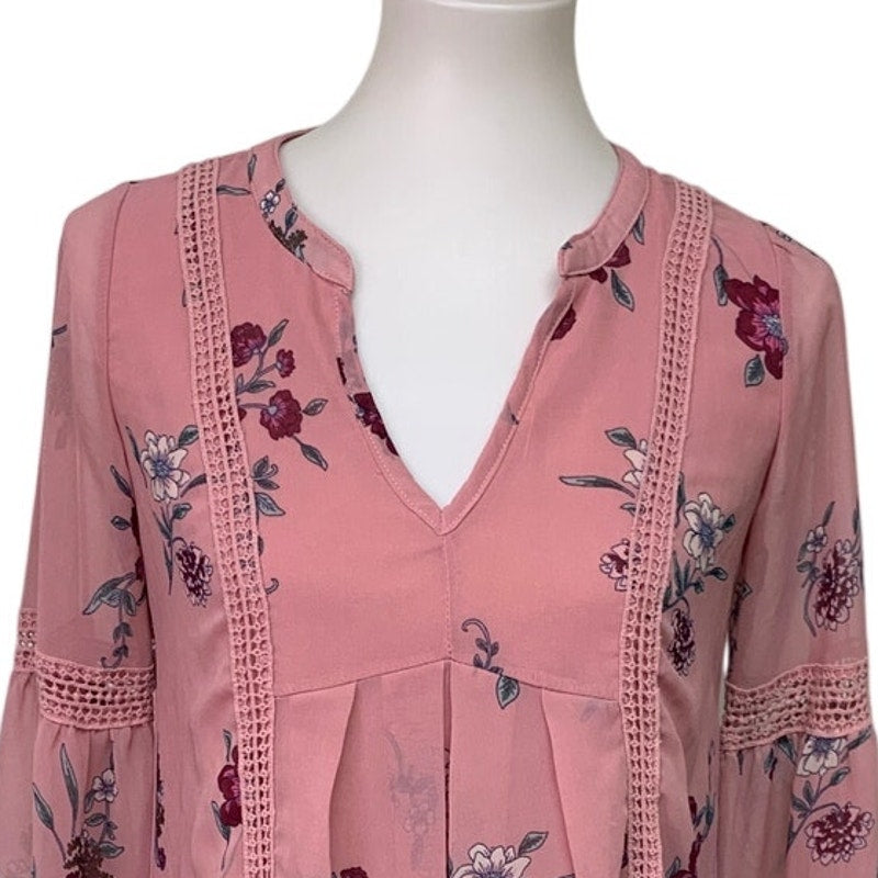 Sequin Hearts Womens XS Boho Long Bell Sleeve Flowy Pink Floral VNeck Mini Dress