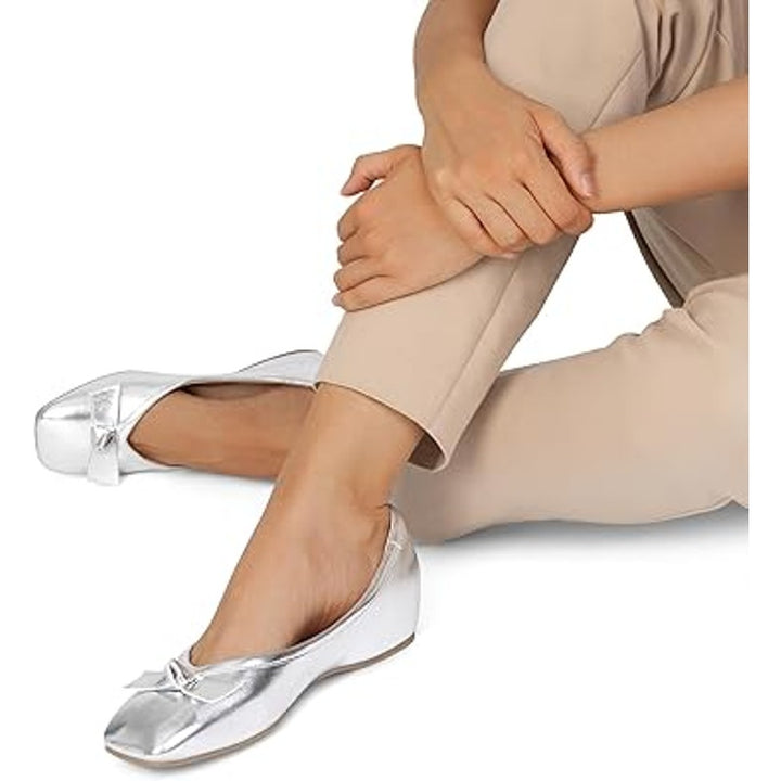 Dream Pairs Womens Size 7 Shiny Silver Bow Slip On Closed Toe Ballet Flats Shoes