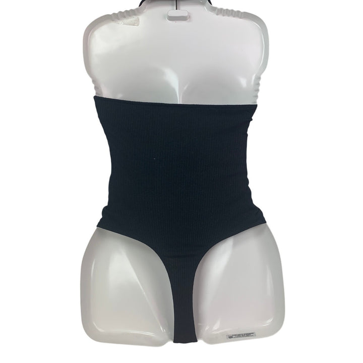 New American Eagle Womens Medium Black Ribbed Halter Snap Closure Bodysuit