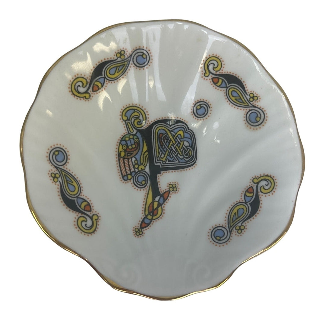 Royal Tara Fine Bone China Made in Galway Ireland Celtic Design Seashell Dish