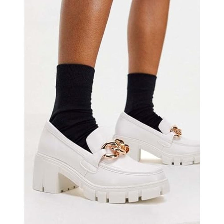 New Tinstree Womens 8 White Faux Leather Gold Chain 2.5" Platform Loafer Shoes