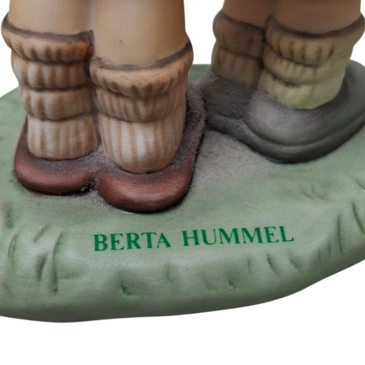 Vintage 1996 Berta Hummel Goebel BH20 Token of Love Couple Ceramic Figurine
