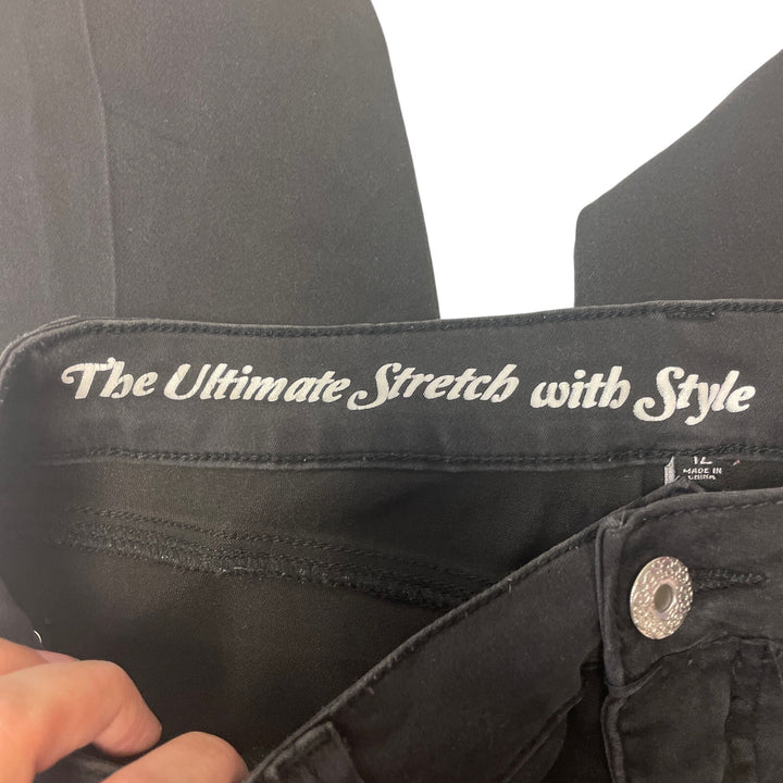Signature Studio Womens Size 12 Stretch Cotton Lightweight Denim Black Jeans