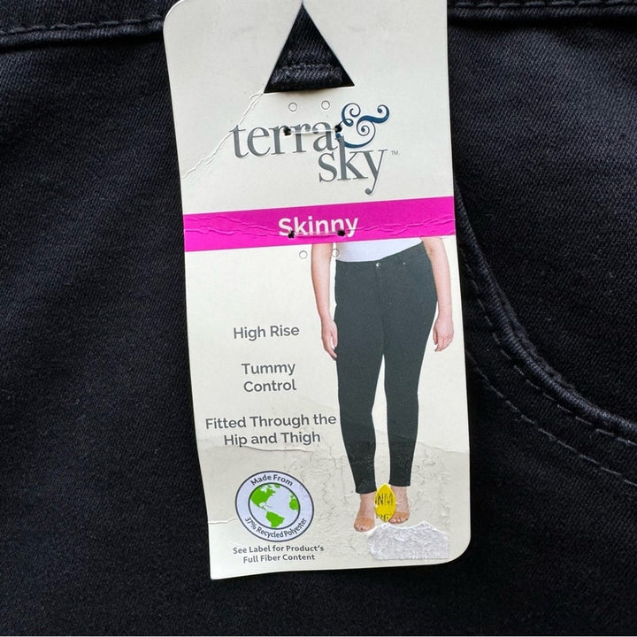 NWT New Terra &amp; Sky Womens Plus Size 24W Black Denim Tummy Control Skinny Jeans