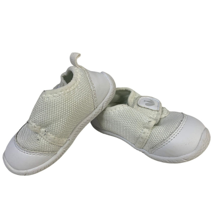 Toddler Boys Size 5 White Sneakers Round Toe Hook Loop Fastener Shoes