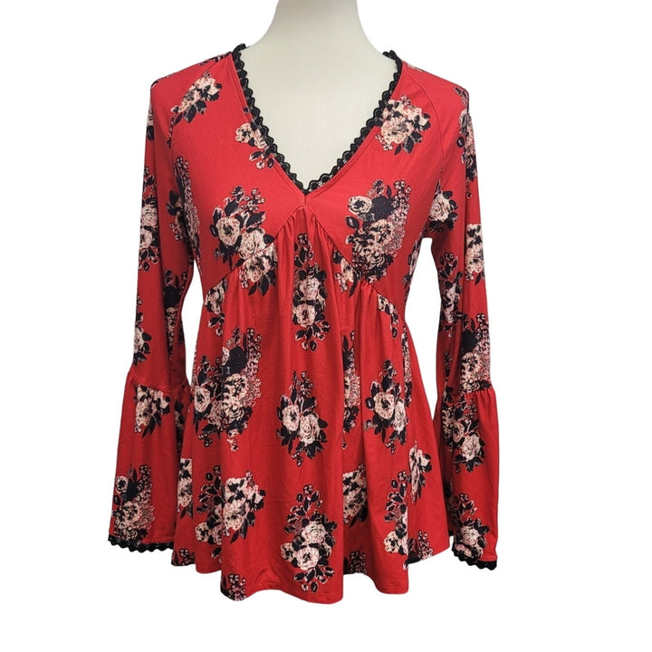 No Boundaries Juniors Large PolySpandex Long Sleeve V Neck Lace Trim Floral Top