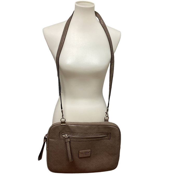 GUESS Crossbody Faux Leather Small Laptop Tablet Zippered Purse Handbag Bag Case