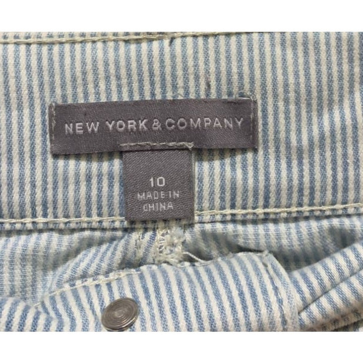 New York &amp; Company Size 10 Distressed Cotton Blend Blue Pin Stripe Short Shorts