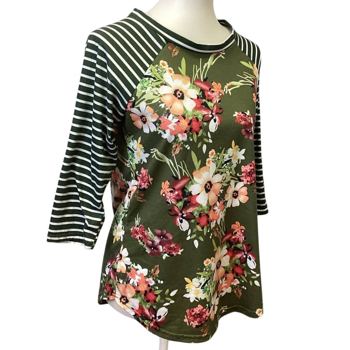 Ladies Medium Long Striped Sleeve Floral Crew Neck Polyester Blend Tee Shirt Top