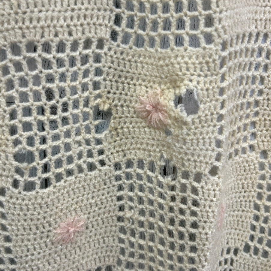 Vintage Hand Crocheted Small Scalloped Edge Pink Flower Baby Throw Blanket