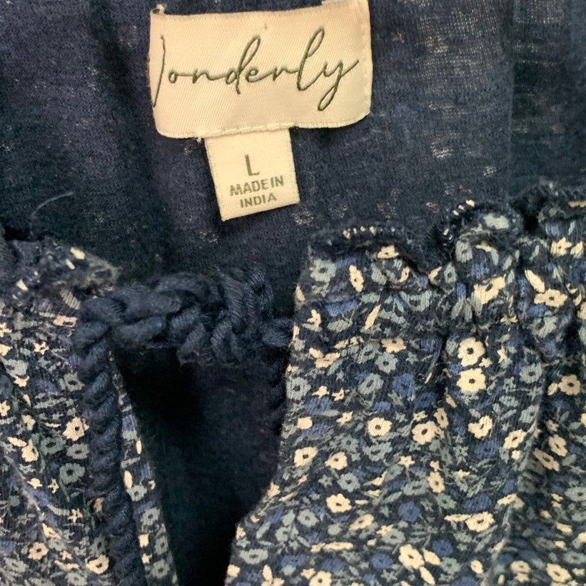 Lot of 4 Umgee Old Navy Wonderly Womens Large V-Neck Blue Floral Solid Tops
