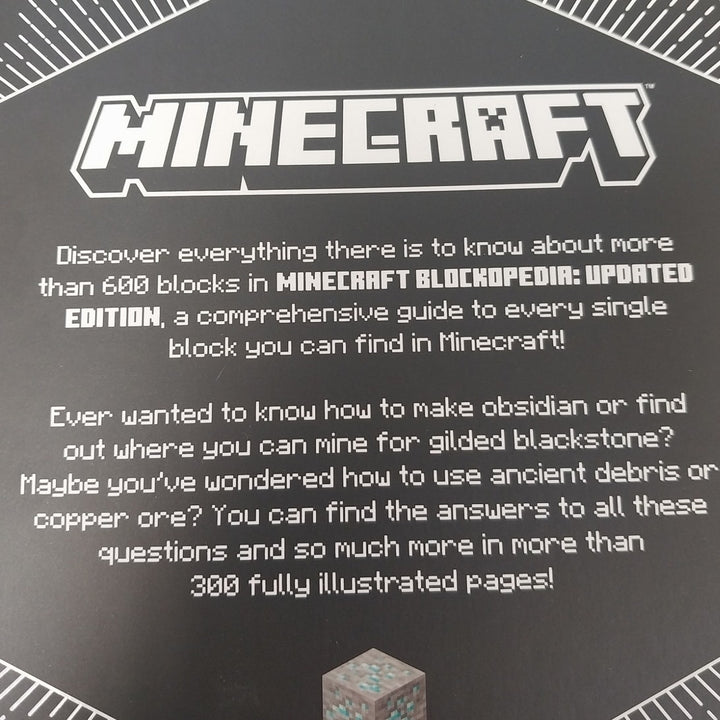 2021 Mojang Minecraft Blockopedia Updated Edition Hardback Strategy Guide Book
