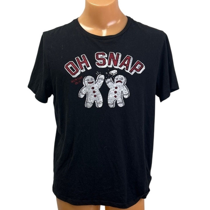 Old Navy Mens Large Oh Snap Gingerbread Men Short Sleeve Crew Neck Tee Shirt
