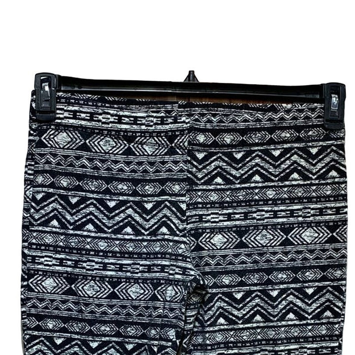 Maurices Women Large Cotton Spandex Blend Black White Aztec Lightweight Leggings