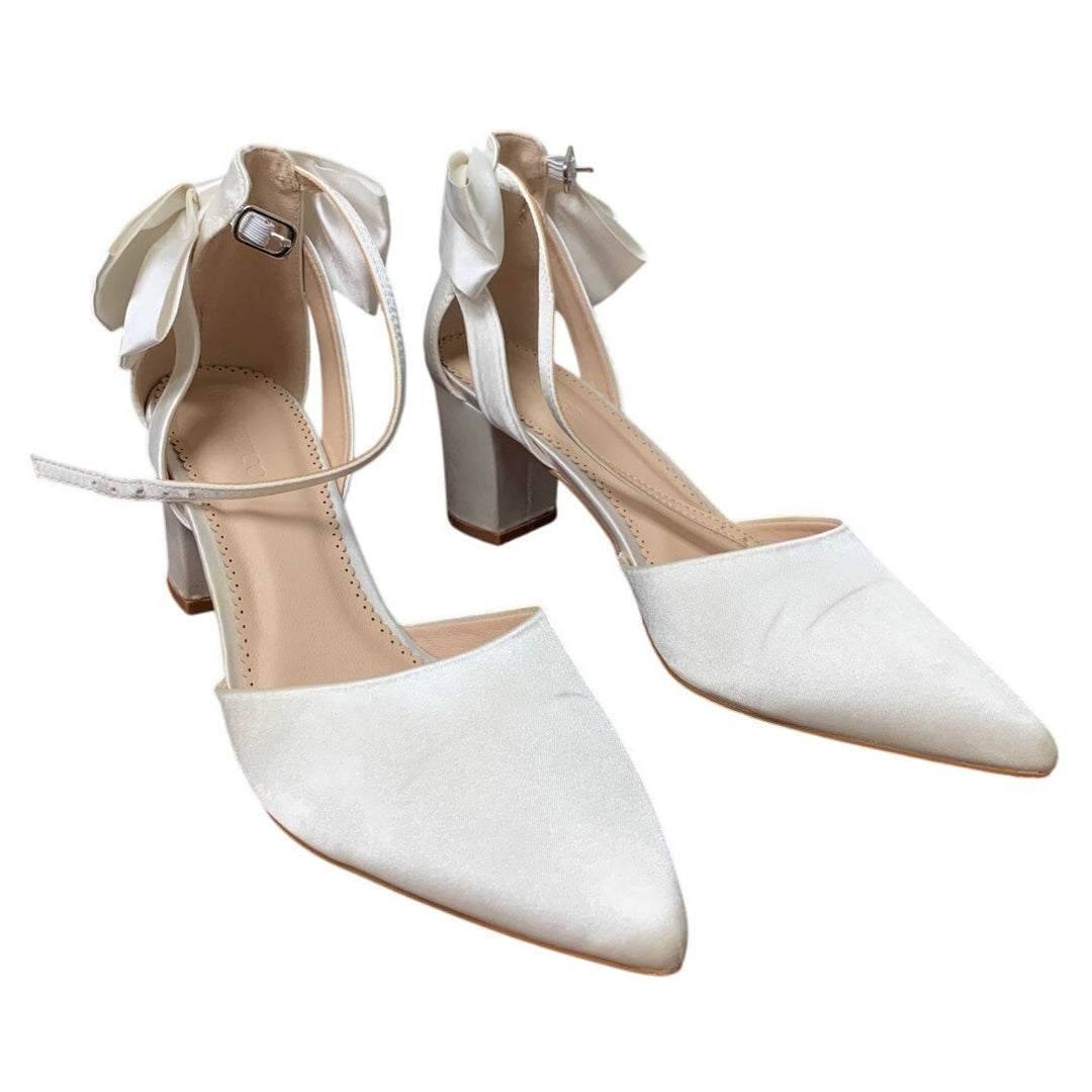 Coutgo Womens Size 8.5 White Satin 2.5" Chunky Heel Closed Toe Ankle Strap Shoes
