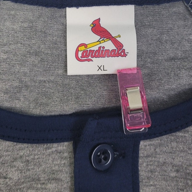 Cardinals Mens XL St Louis Cardianals Short Sleeve Crew Neck Henley Shirt