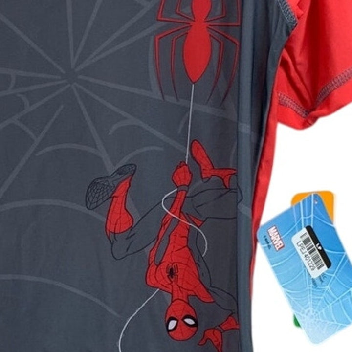 New Marvel Boys Small (6/7) Spiderman Short Sleeve UPF 50+ Swim Shirt