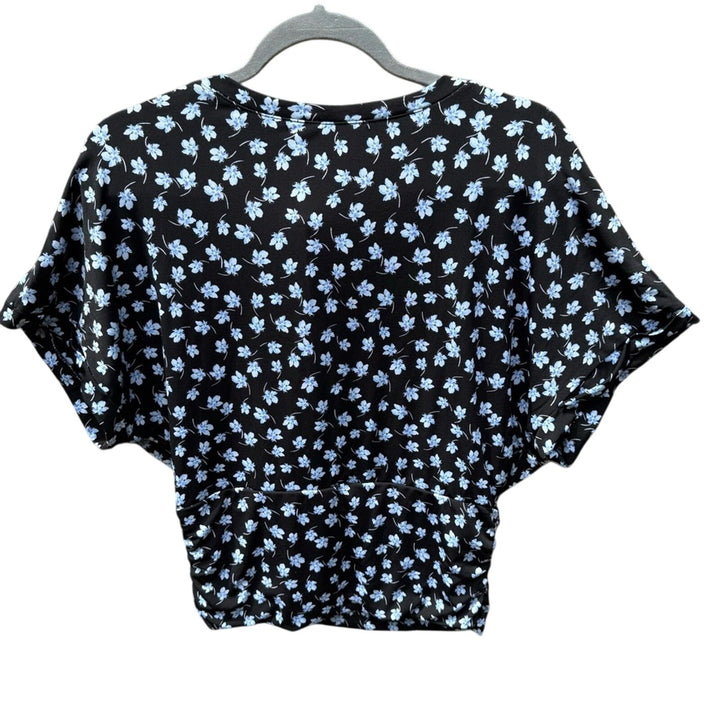 NWT New Cynthia Steffe Womens Medium PolySpandex Floral Short Sleeve Blouse