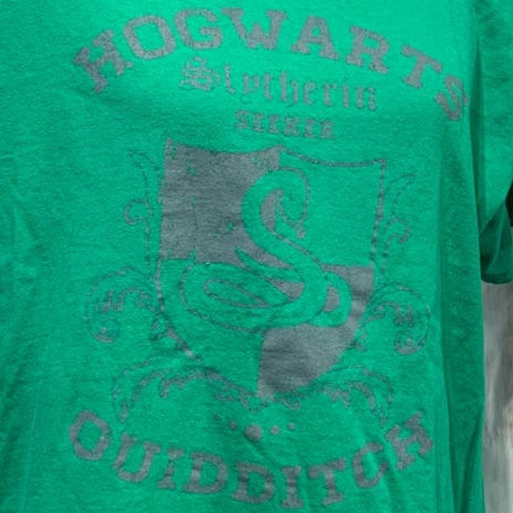 Harry Potter Large Hogwarts Slytherin Seeker Quidditch Short Sleeve Cotton Tee