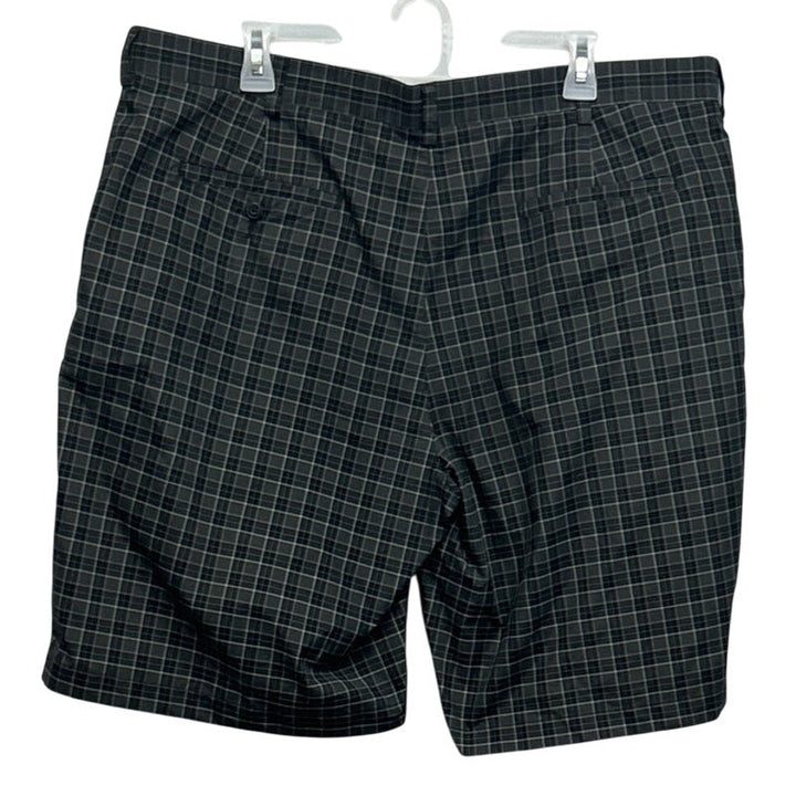 PGA Tour Mens Size 40 100% Polyester Long Plaid Board Athletic Golf Shorts