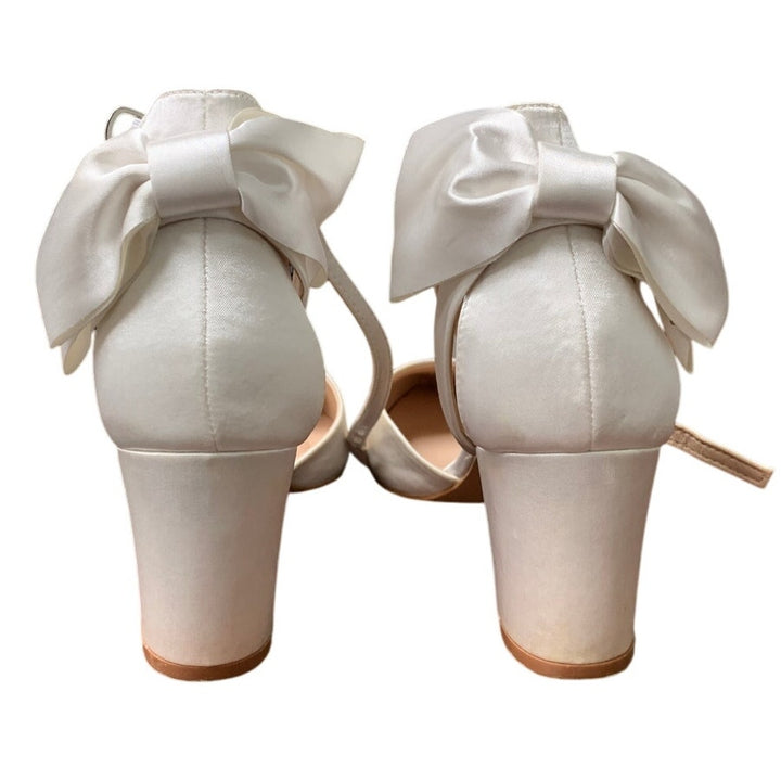 Coutgo Womens Size 8.5 White Satin 2.5" Chunky Heel Closed Toe Ankle Strap Shoes