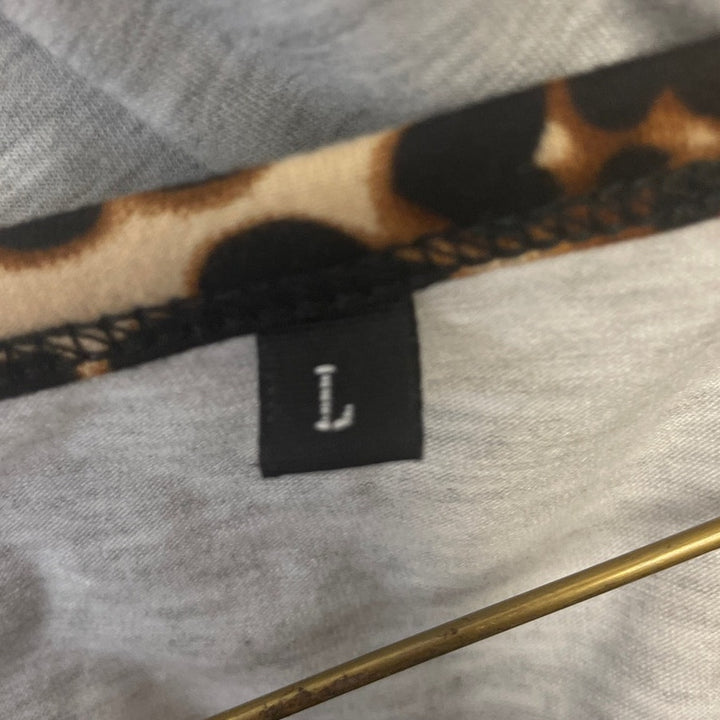 Lot of 2 Womens Large Leopard Spot PolyCotton Short Sleeve Tee Shirts