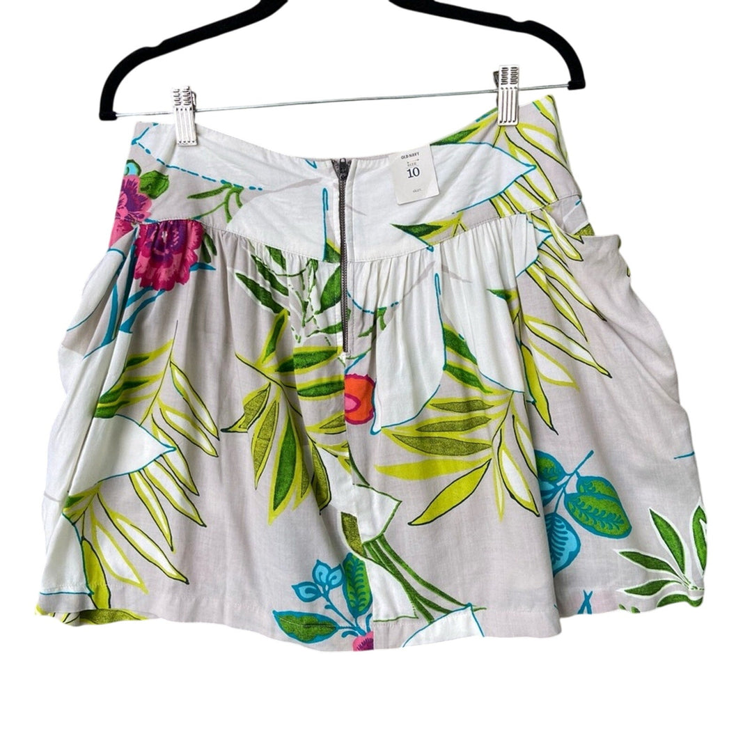 NWT New Old Navy Womens Size 10 Ivory 100% Rayon Floral Short Flowy Skirt