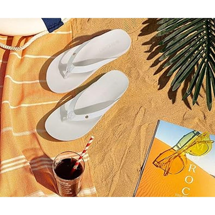 Oncai Womens Size 6 White Flip Flops Sandals Non Slip Arch Support Shoes